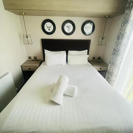 Dağ evi Evergreen With Hot Tub