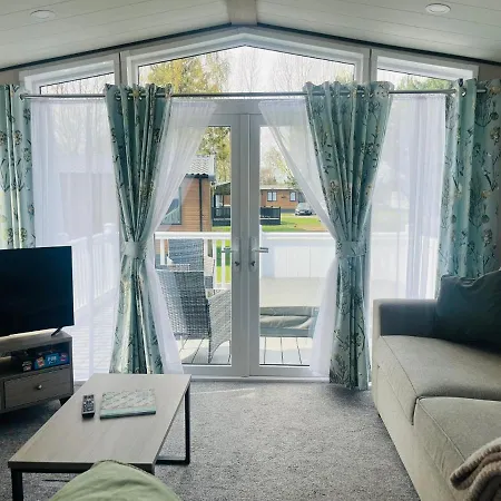 Evergreen With Hot Tub *