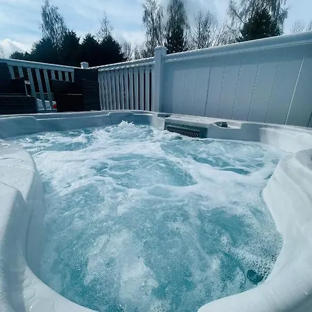 Evergreen With Hot Tub