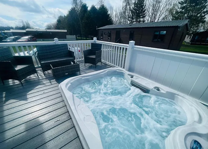 Evergreen With Hot Tub Chalet *