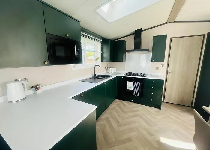 Evergreen With Hot Tub * York