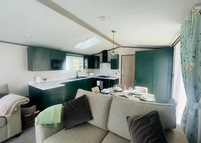 Chalet Evergreen With Hot Tub *